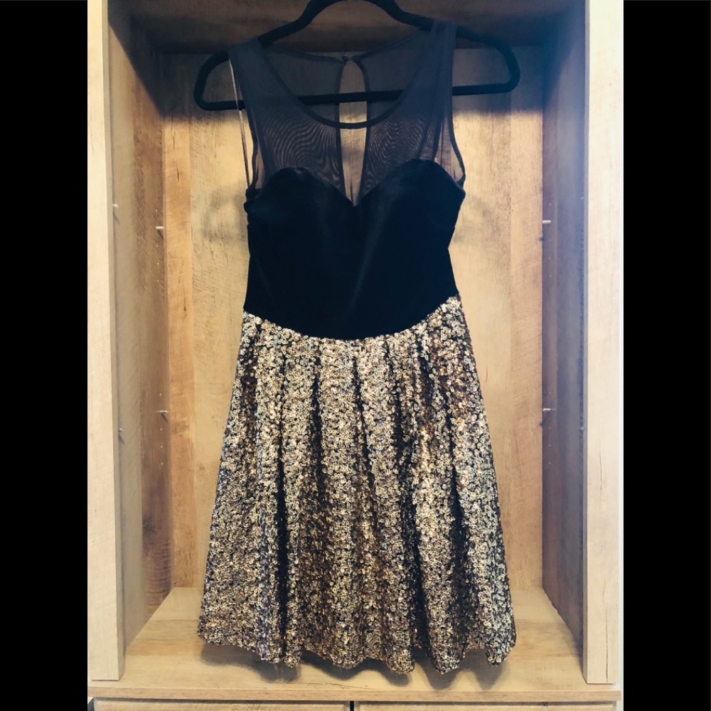 Women’s Guess cocktail or formal sequined dress